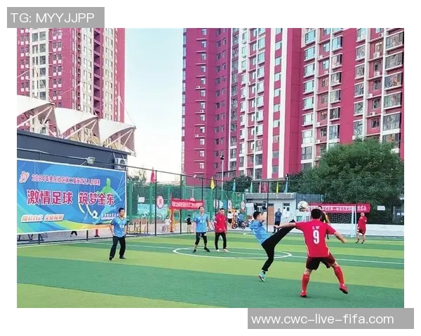 武汉博发足球俱乐部携手社区共建足球文化推动青少年体育发展新篇章