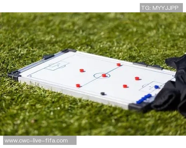 电脑足球战术板助力教练精准制定战术策略提升球队整体表现